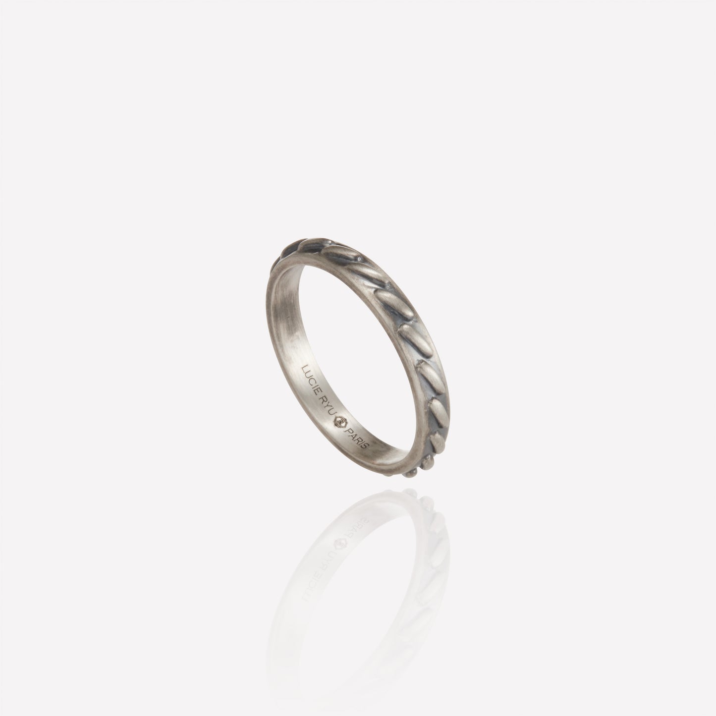 Twined Bague Stitch