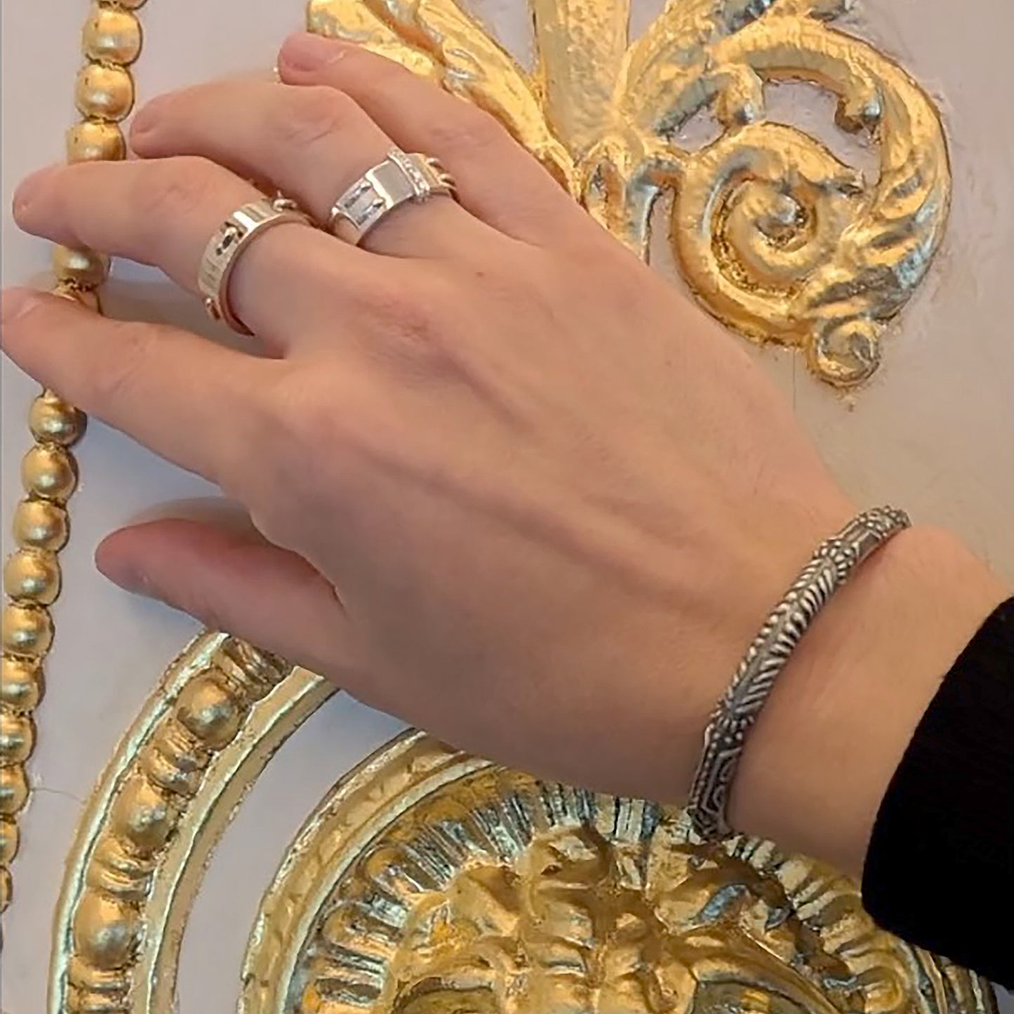 Gryffon, Bracelet