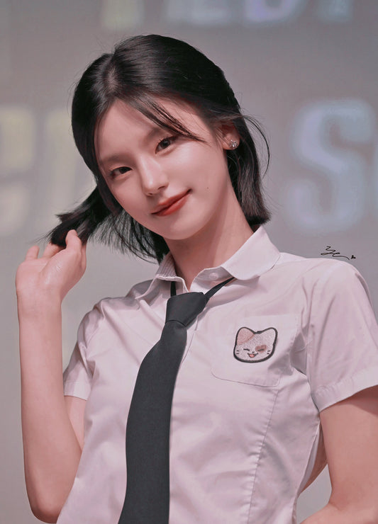 ITZY Yeji with Le Quartz